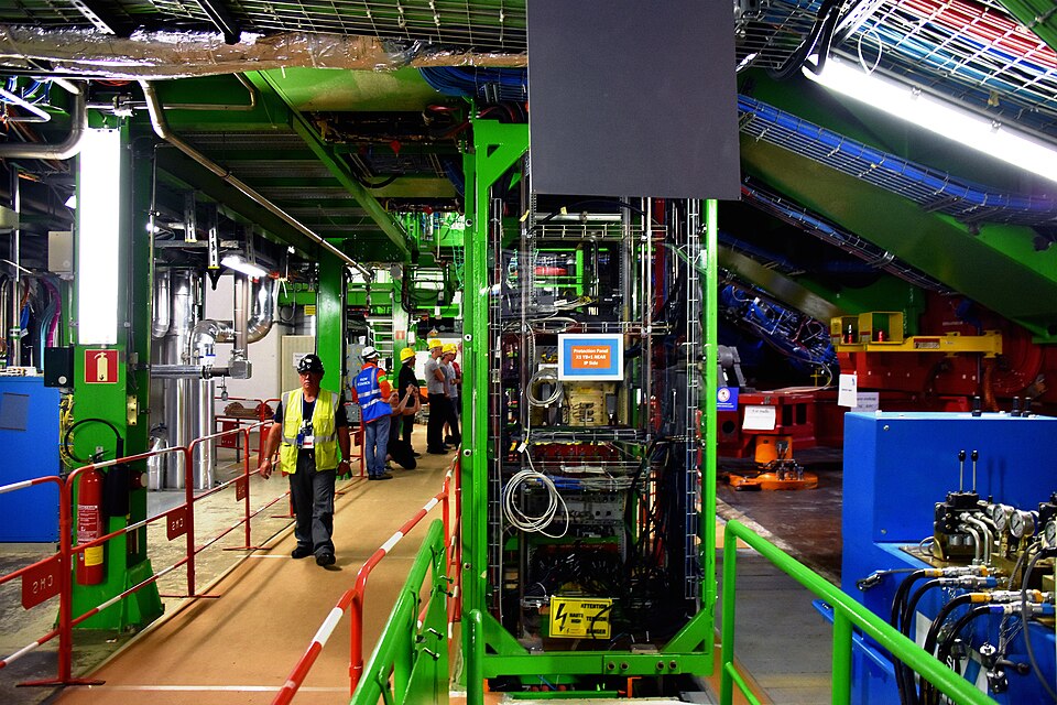 Elektronik und Steuerungstechnik unter Tage am CMS-Detektor des CERN